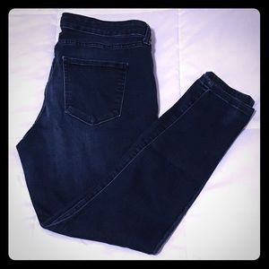 Juniors Dark Wash Jegging